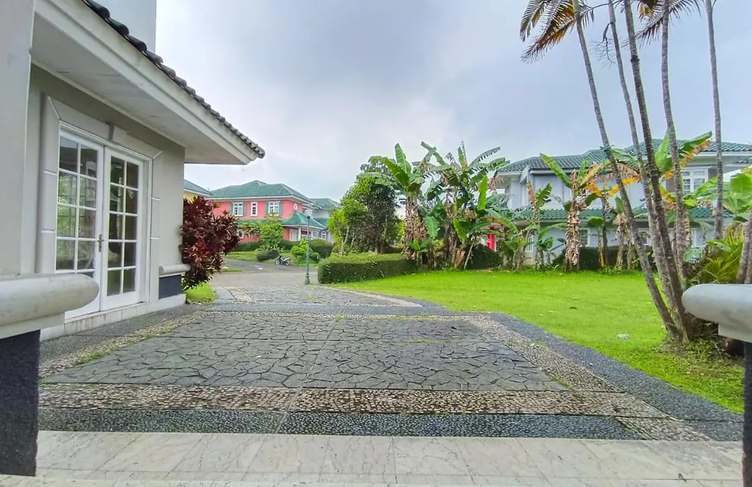 Villa Crystal Puncak Resort By Grorental-1